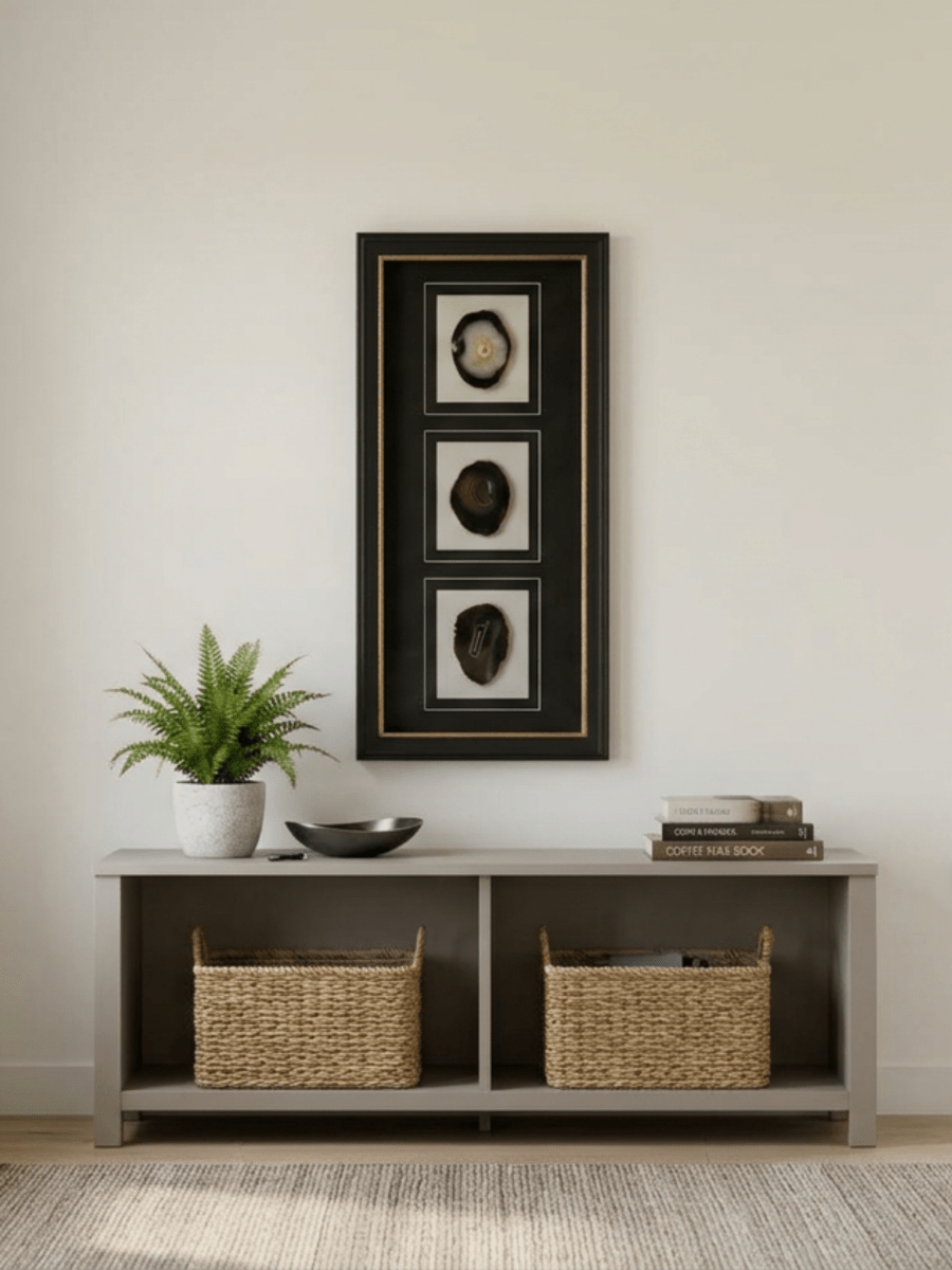 Dreiteiliger schwarzer Achat-Wanddeko mit schwarz-goldenem Rahmen