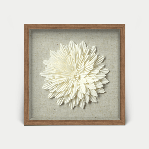 Handgefertigte Kreppblume-Wanddeko mit braunem Holzrahmen